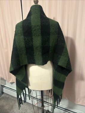 NWT INC Pashmina Wrap Scarf